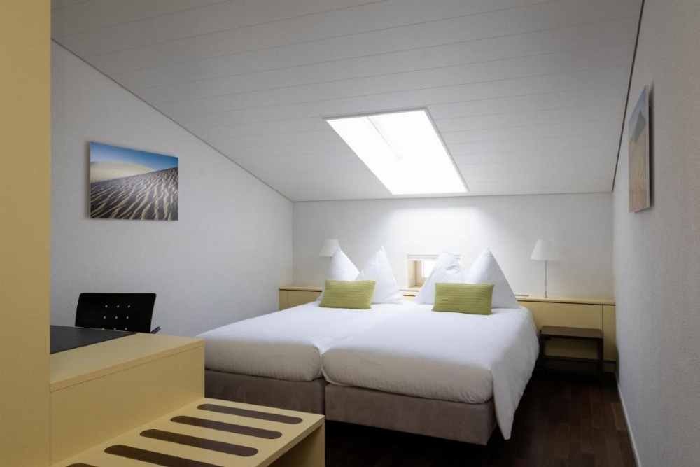 Room image 2