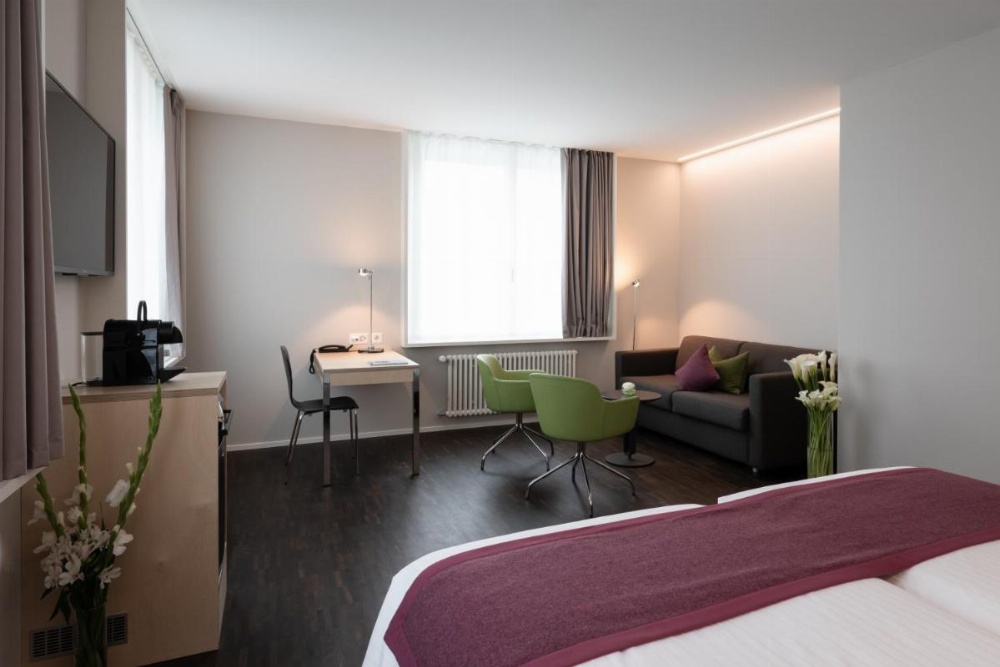 Room image 3